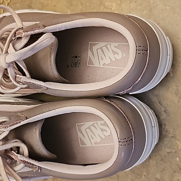 Vans - Picture 3 of 4